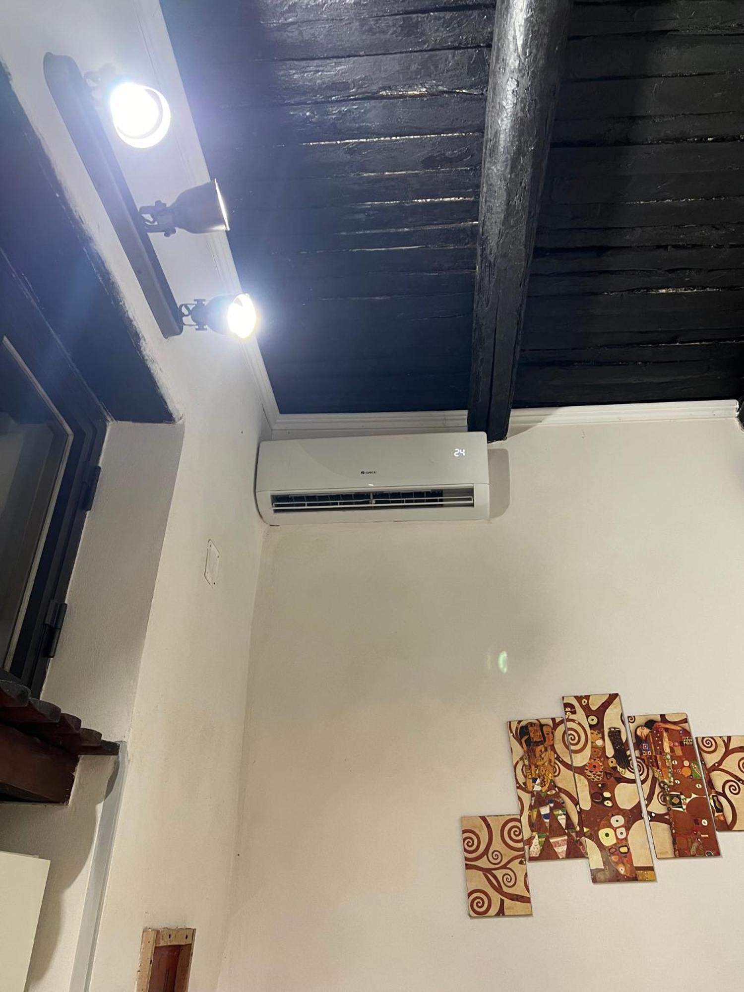 Apartamento L'Homme Tranquille Salerno Exterior foto